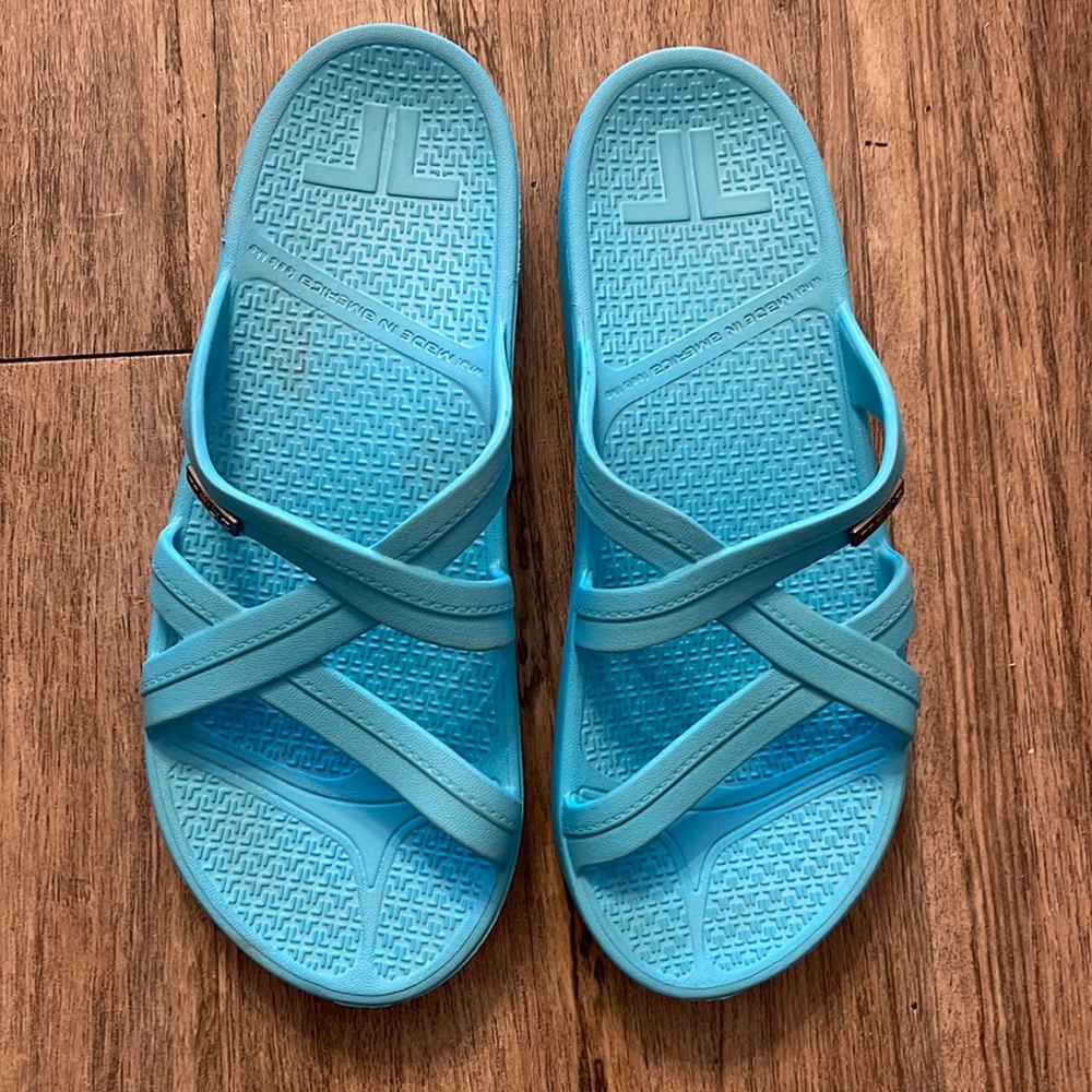 Telic Mallory Sandal Aqua 7 Narrow - SO comfortable!